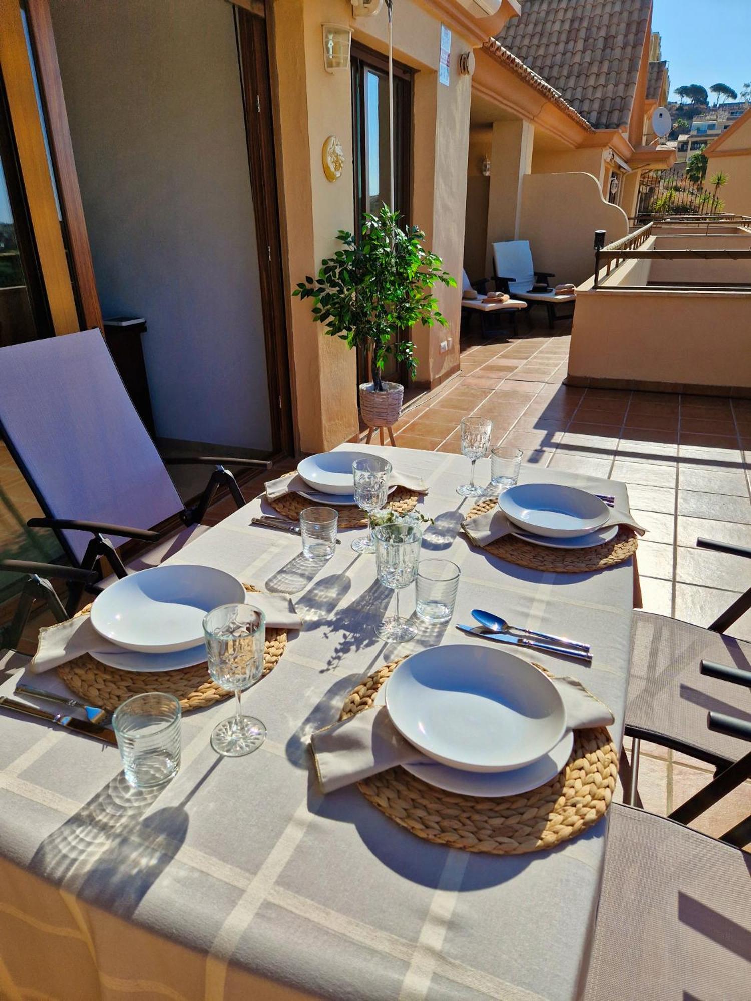 شقة Penthouse Benalvistas Torregolf Seaview بينالماذينا المظهر الخارجي الصورة